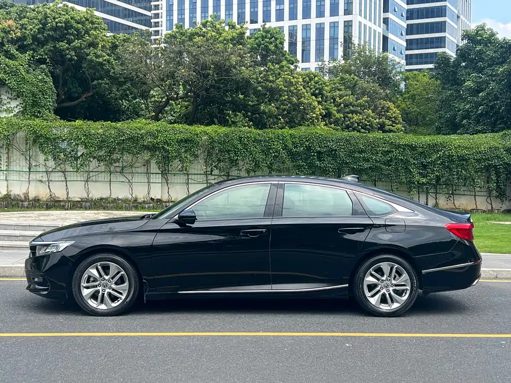 Honda Accord — миниатюра 4