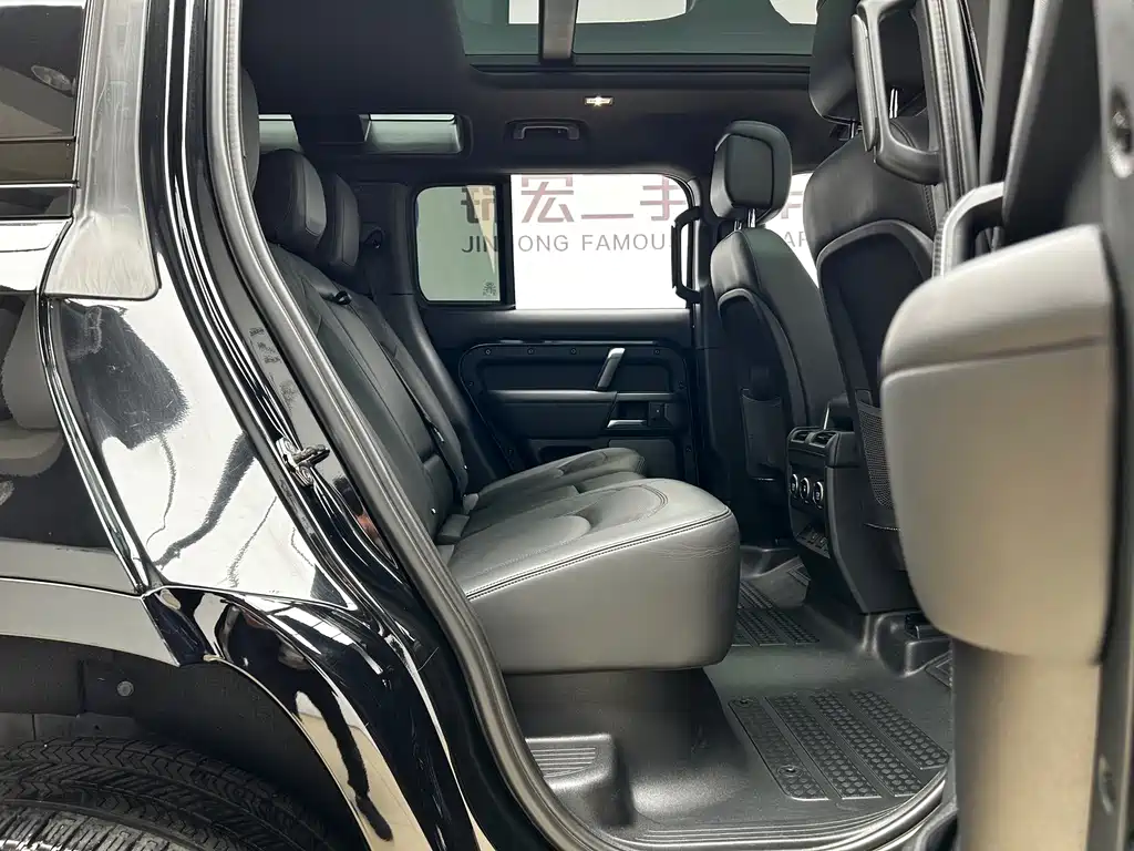 Land Rover Defender — миниатюра 23