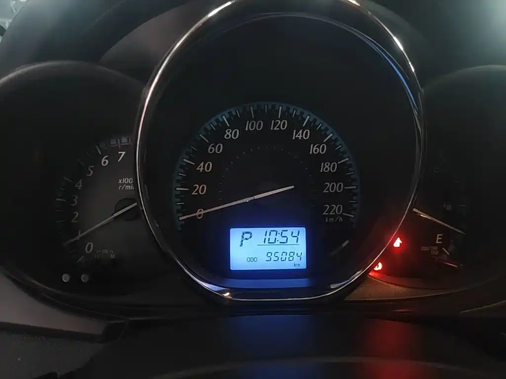 Toyota Yaris L — миниатюра 12