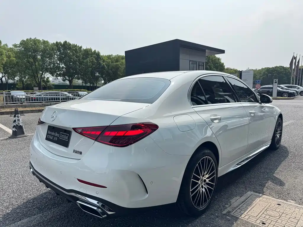 Mercedes-Benz C-Class — миниатюра 6