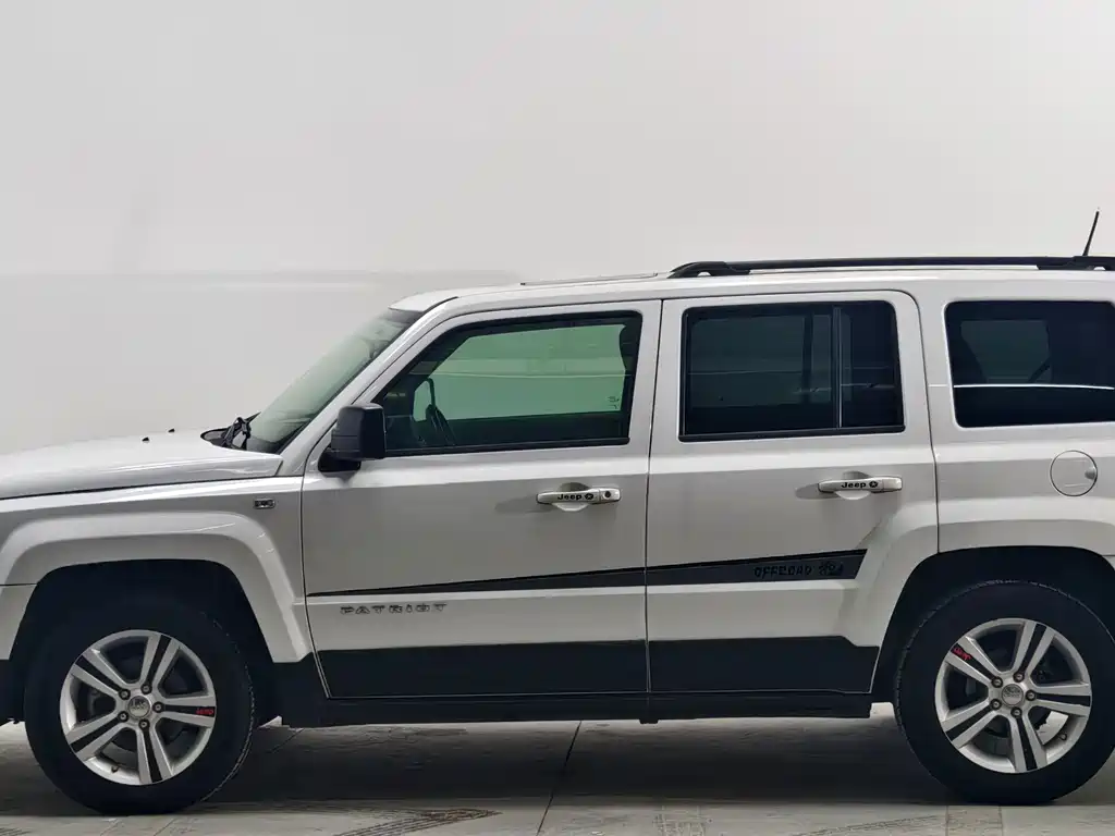 Jeep Patriot — миниатюра 8