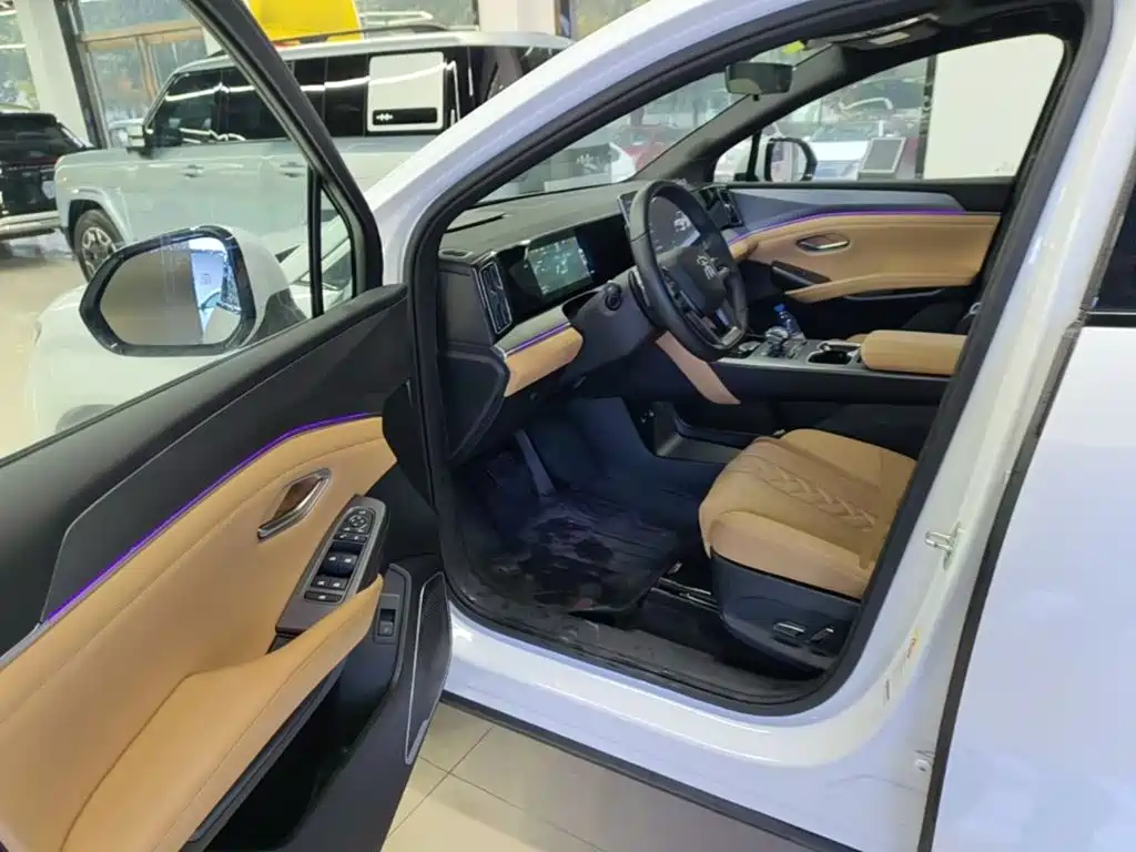 BYD L DM-i — миниатюра 16