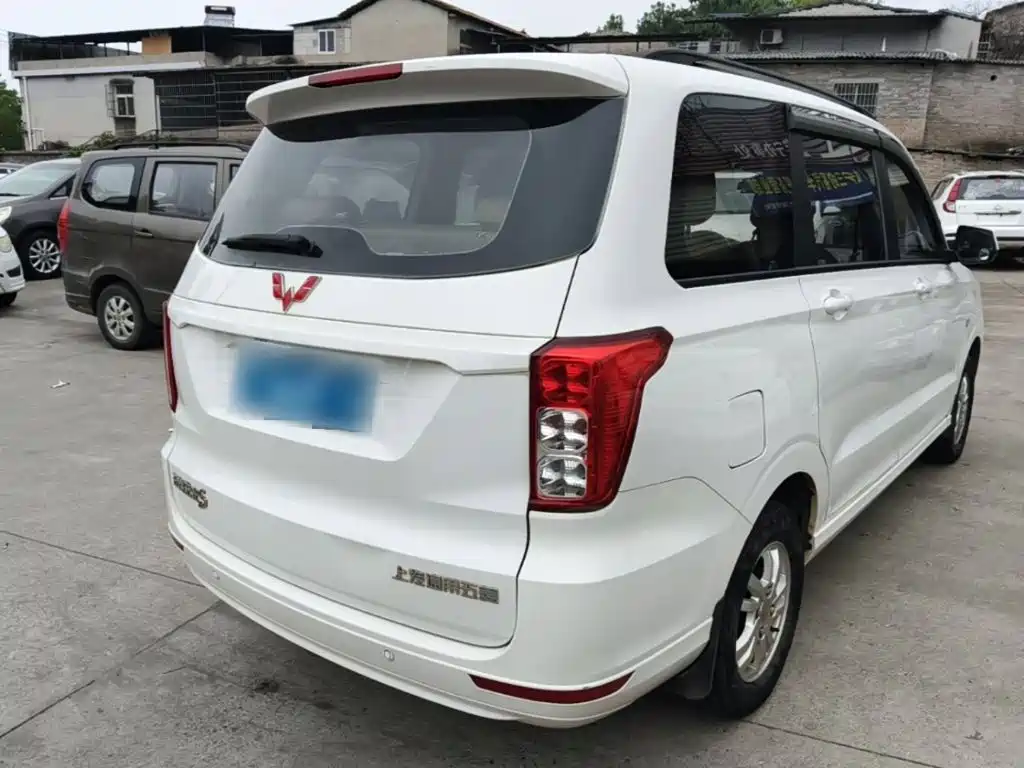 Wuling Hongguang — миниатюра 7