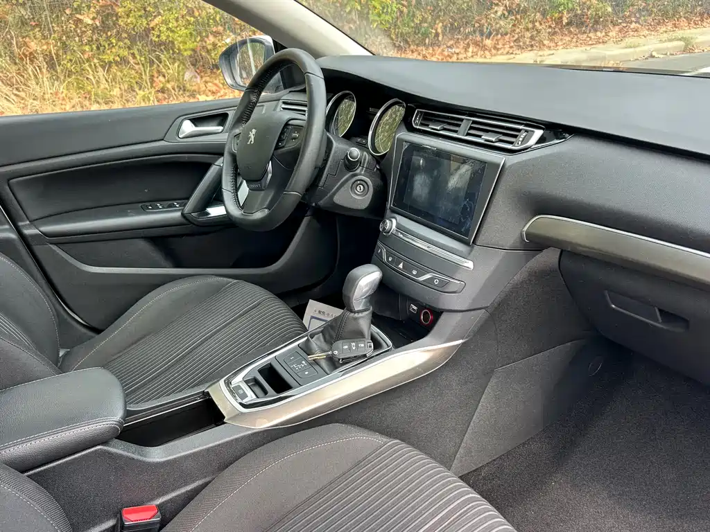 Peugeot 408 — миниатюра 5