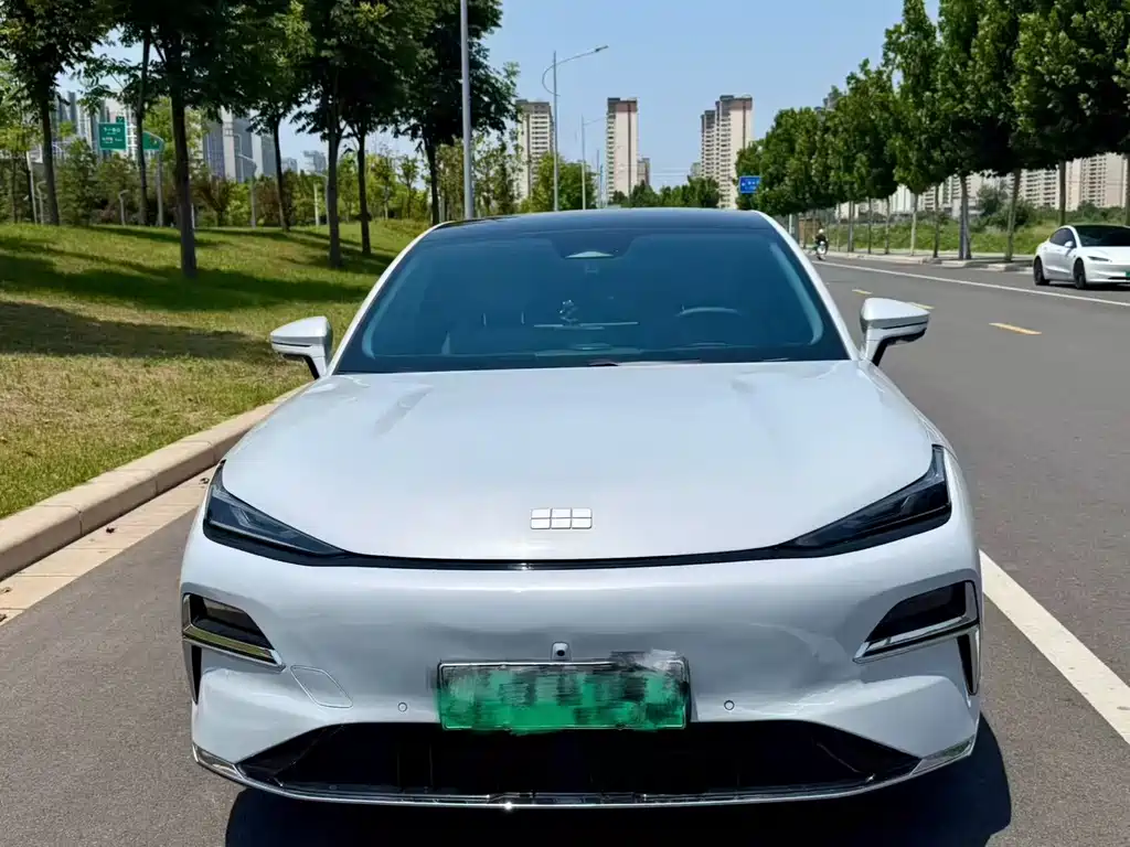 Geely Galaxy Galaxy 8 8 2025 130km EM-i Premium