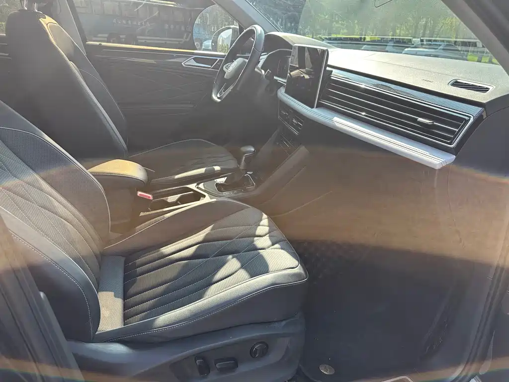 Volkswagen Tiguan L — миниатюра 9