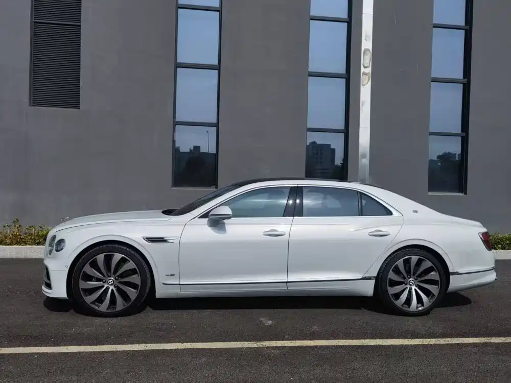 Bentley Flying Spur — миниатюра 9