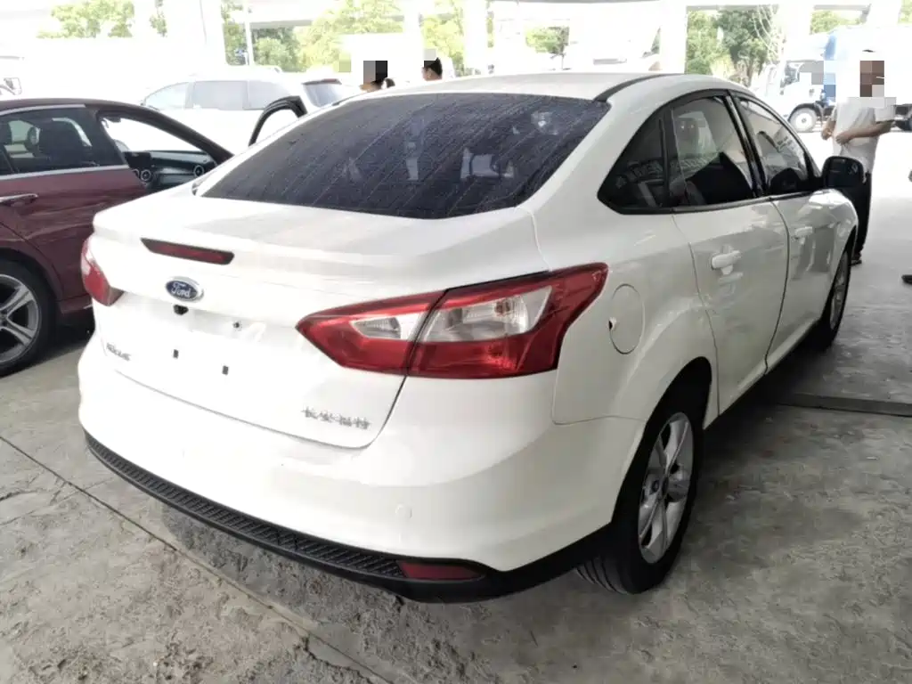 Ford Focus — миниатюра 7