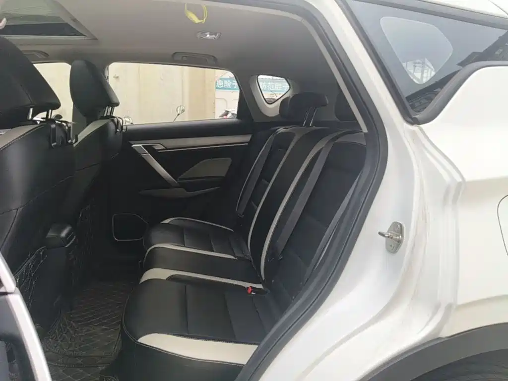 Geely Binyue — миниатюра 17