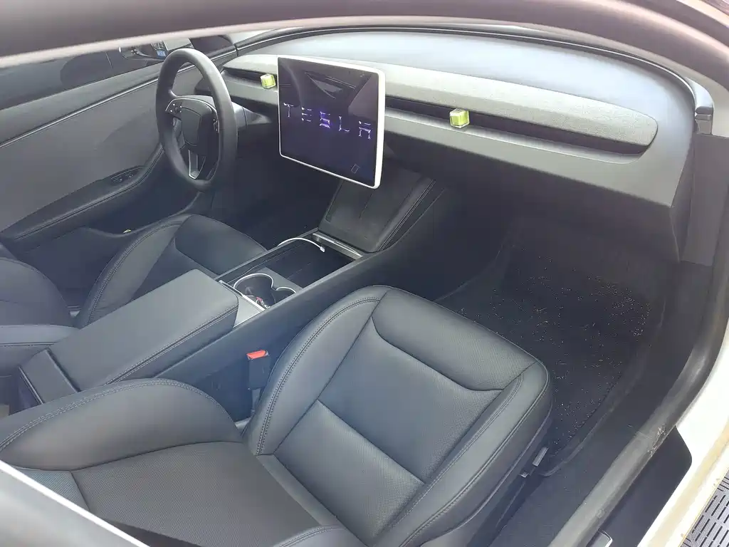 Tesla Model 3 — миниатюра 4