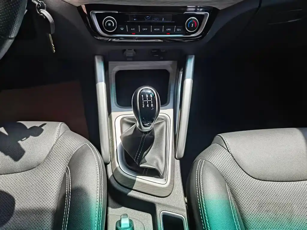 Geely Vision X3 — миниатюра 16