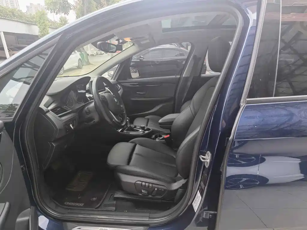 BMW 2 Series Active Tourer — миниатюра 5