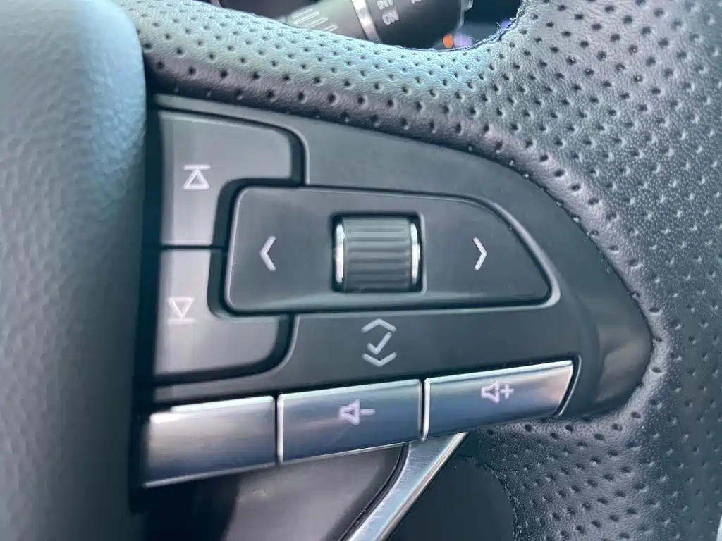 Cadillac XT6 2022 2.0T мест Luxury