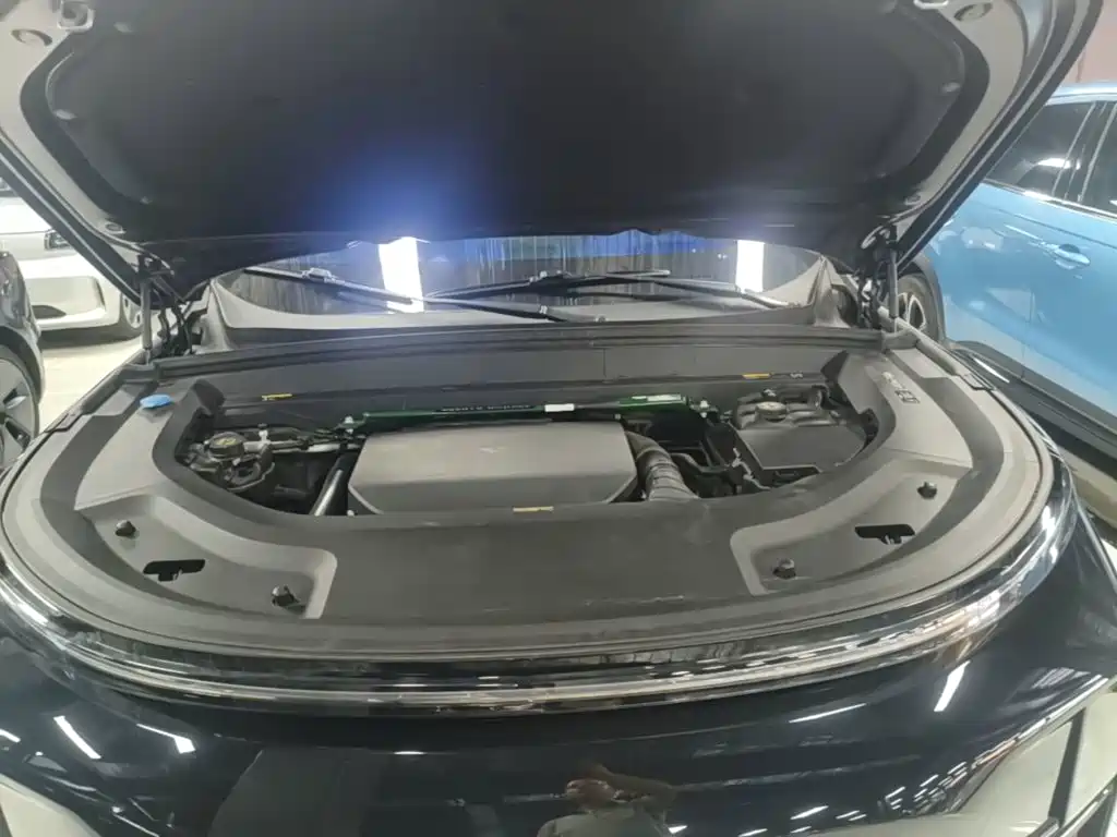 Li Auto Li L8 — миниатюра 20