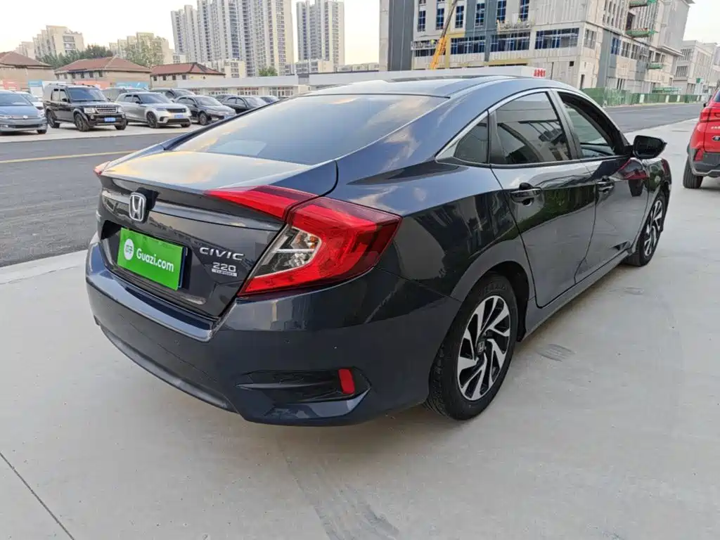 Honda Civic — миниатюра 7