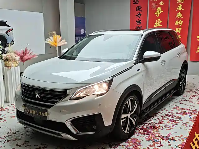 PEUGEOT 5008 2019