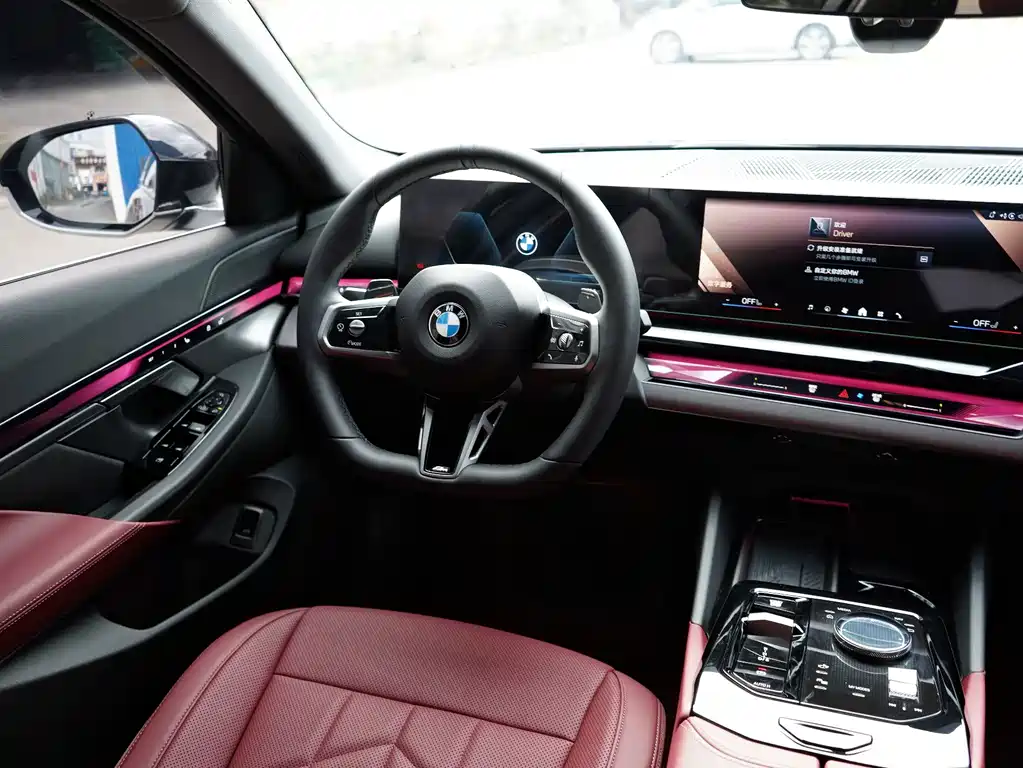 BMW 5 Series — миниатюра 13