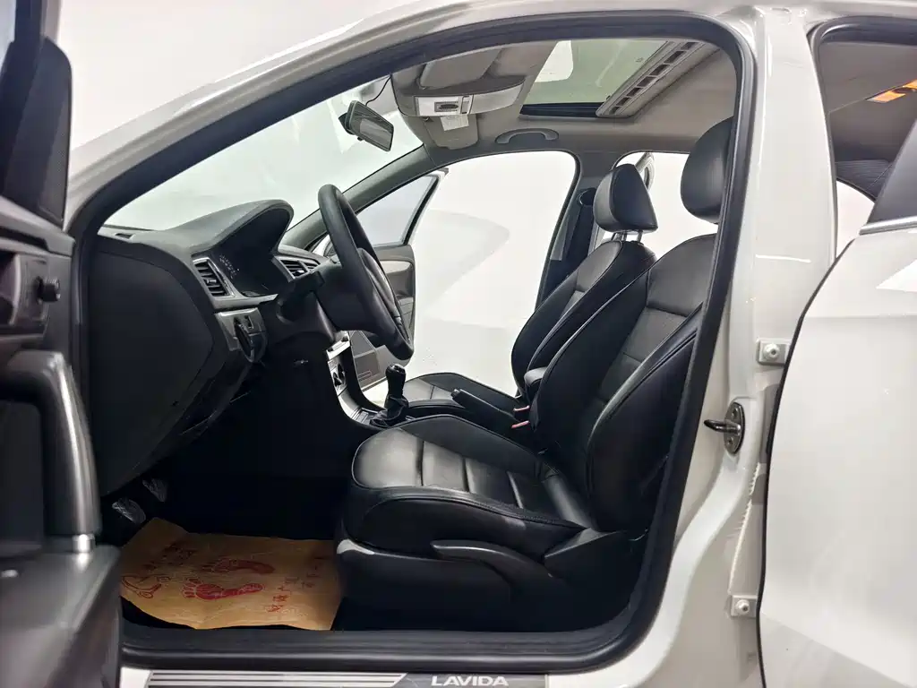 Volkswagen Lavida — миниатюра 11