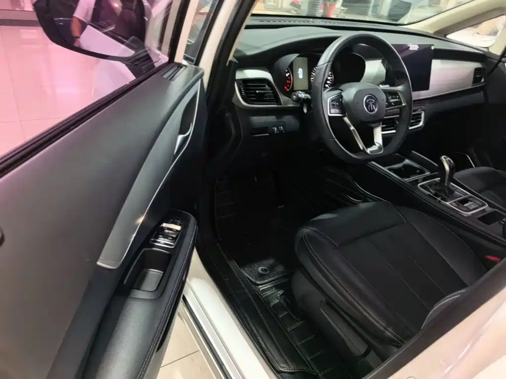 BYD MAX — миниатюра 16