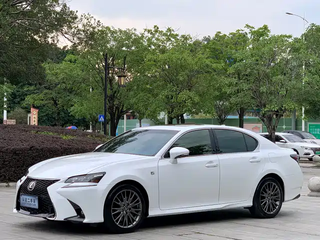 Lexus GS — фото 1