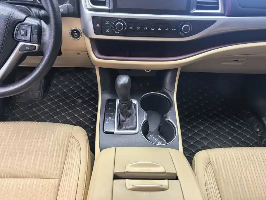 Toyota Highlander — миниатюра 16