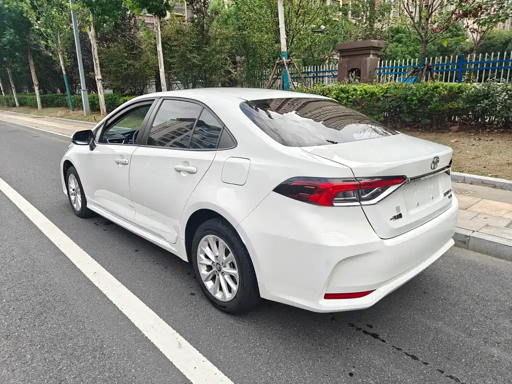 Toyota Corolla — миниатюра 7
