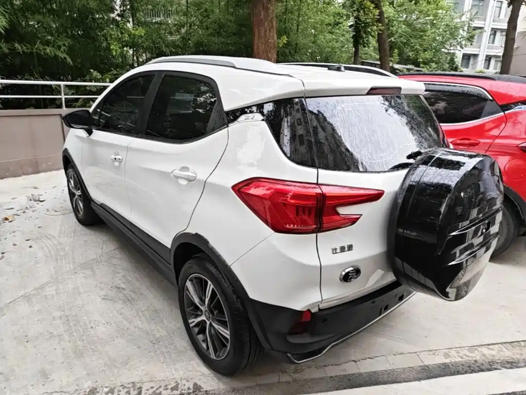 BYD Yuan EV — миниатюра 5
