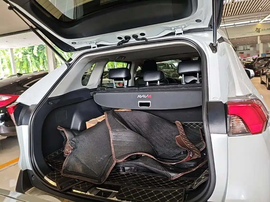 Toyota RAV4 — миниатюра 19