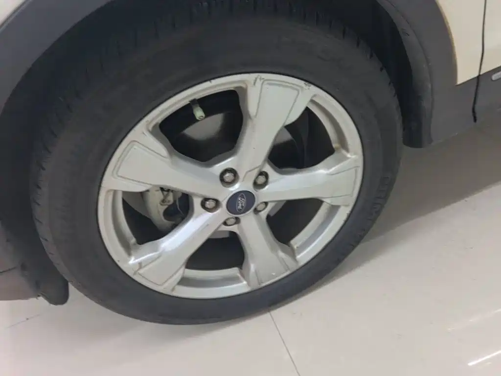 Ford Kuga — миниатюра 23