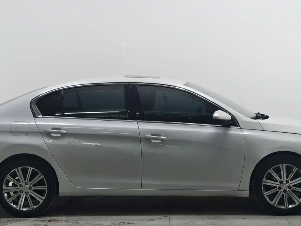 Peugeot 408 — миниатюра 7