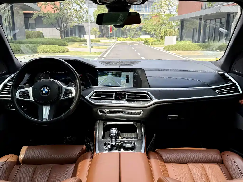 BMW X7 — миниатюра 11