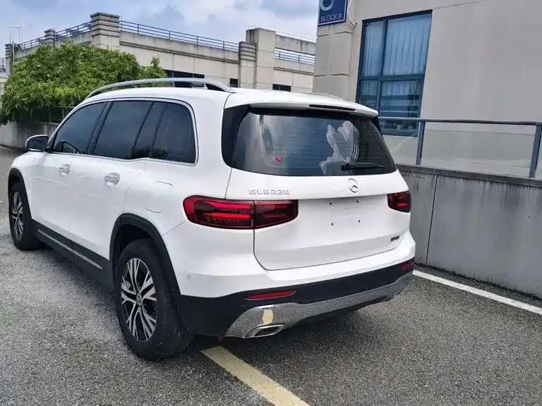 Mercedes-Benz GLB — миниатюра 6