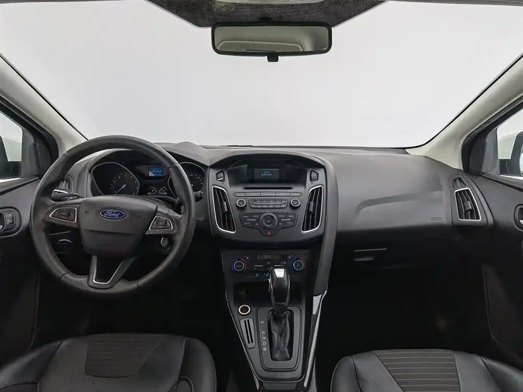 Ford Focus 2015 1.6L AT