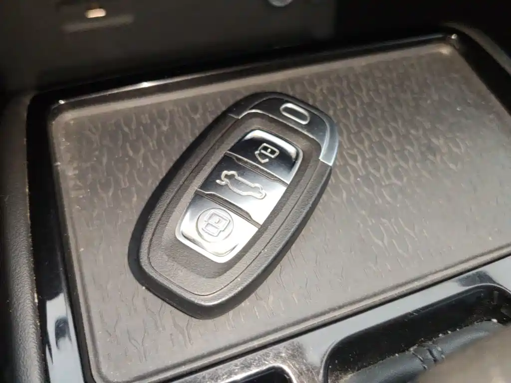 Hongqi Hongqi E-QM5 — миниатюра 9