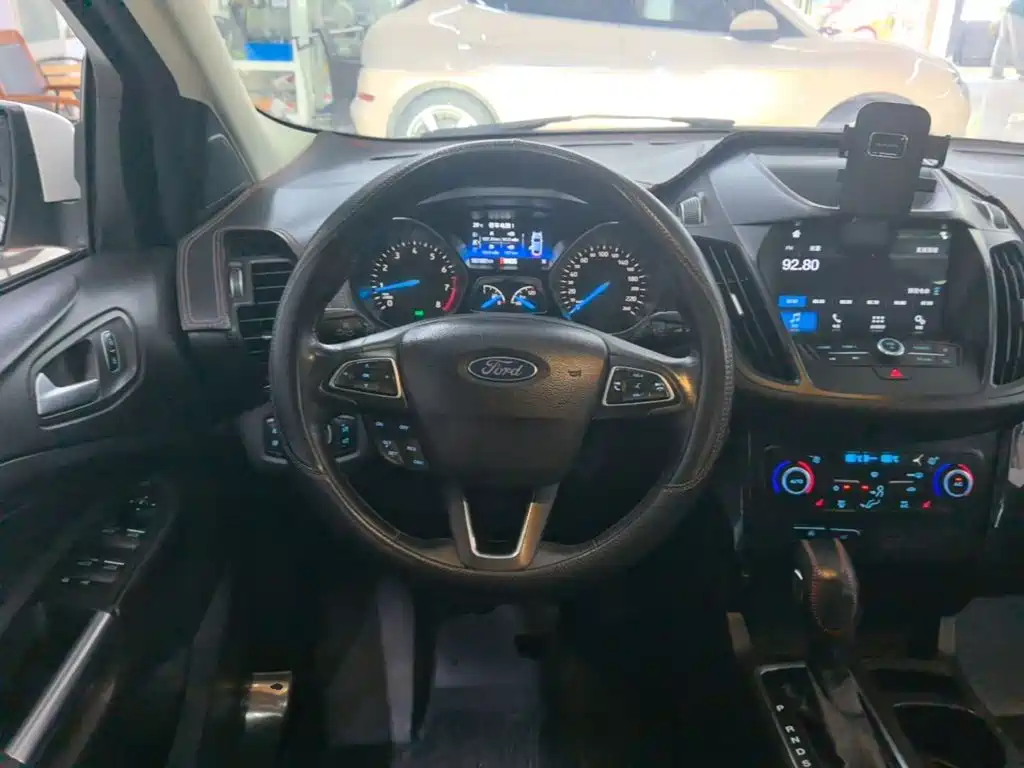 Ford Kuga — миниатюра 11