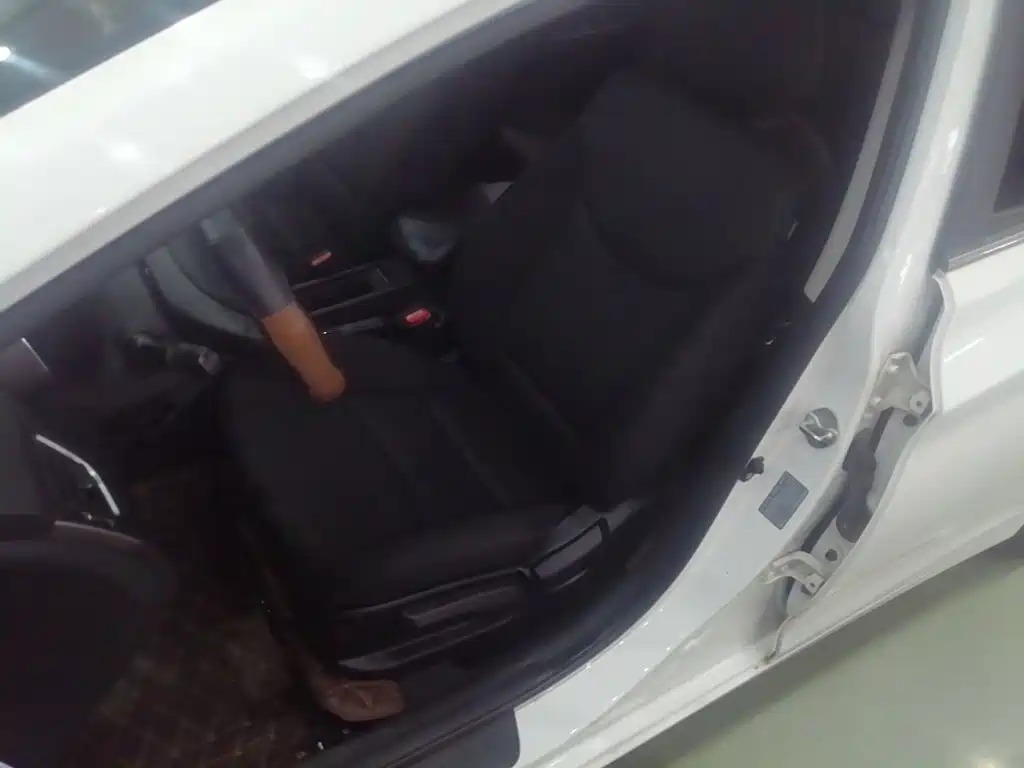 Hyundai Elantra Langdong — миниатюра 15