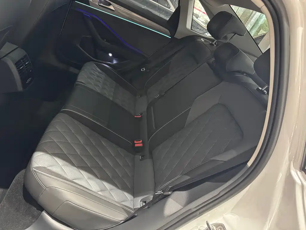 Volkswagen Sagitar — миниатюра 5