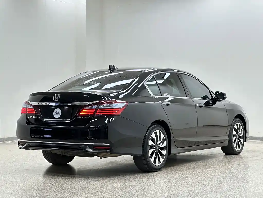 Honda Accord — миниатюра 6