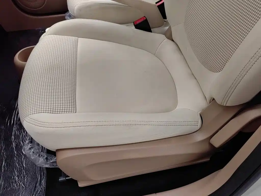 Wuling MINIEV — миниатюра 20