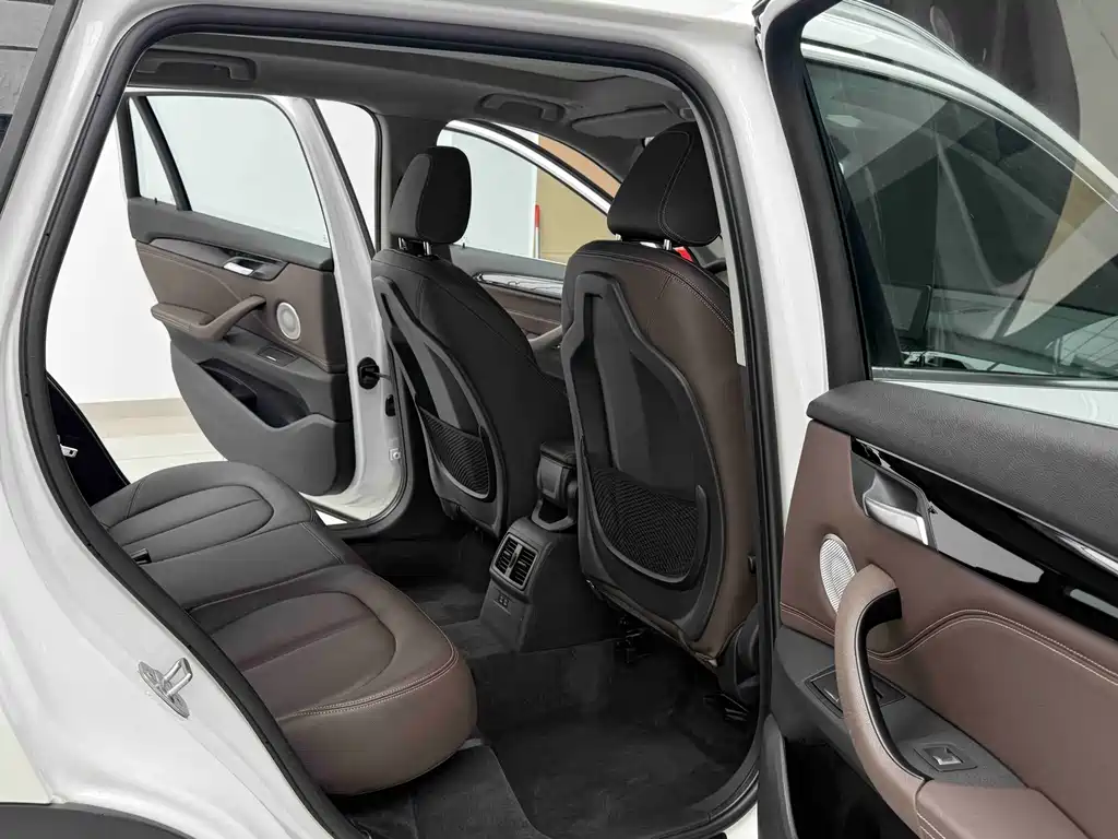 BMW X1 — миниатюра 9