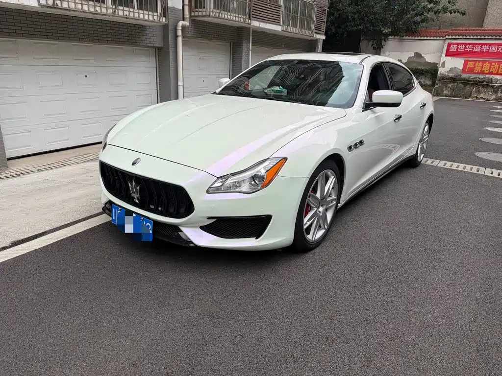 Maserati Quattroporte