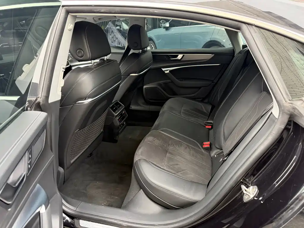 Audi A7L — миниатюра 5