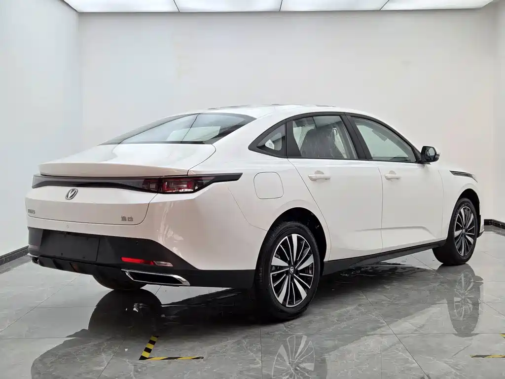 Changan Побег PHEV — миниатюра 6