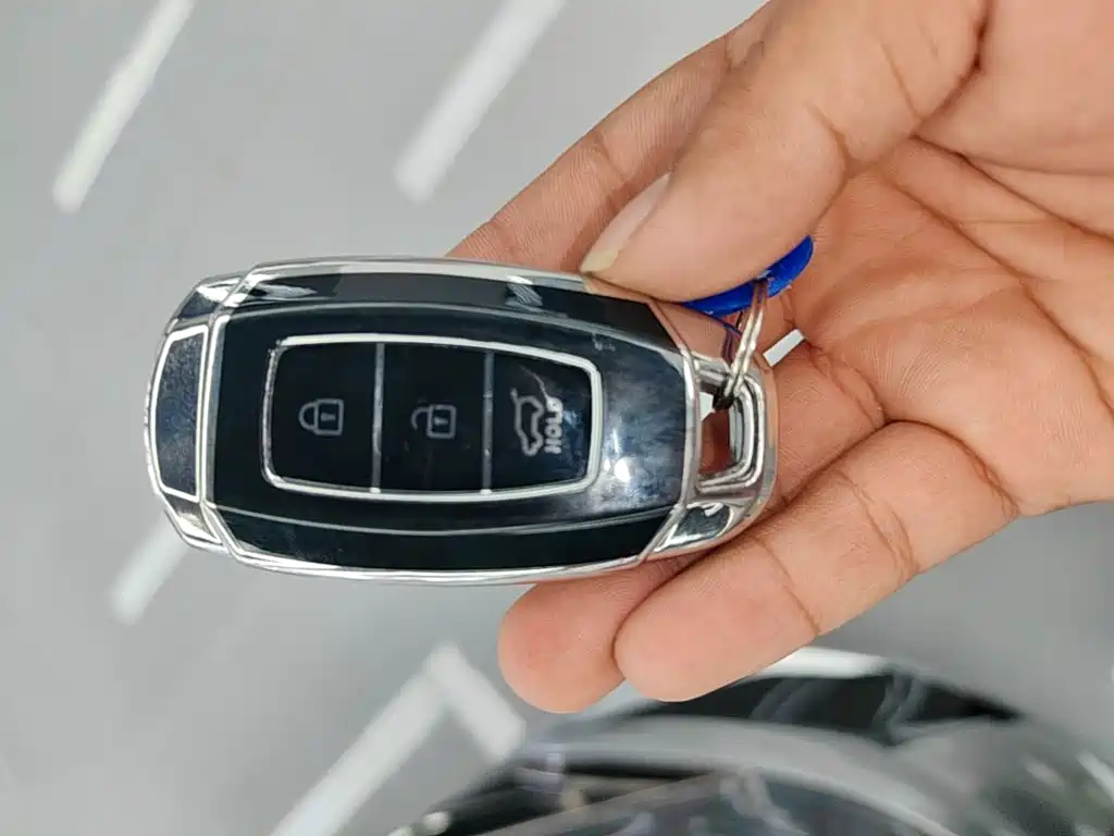 Hyundai Elantra — миниатюра 9