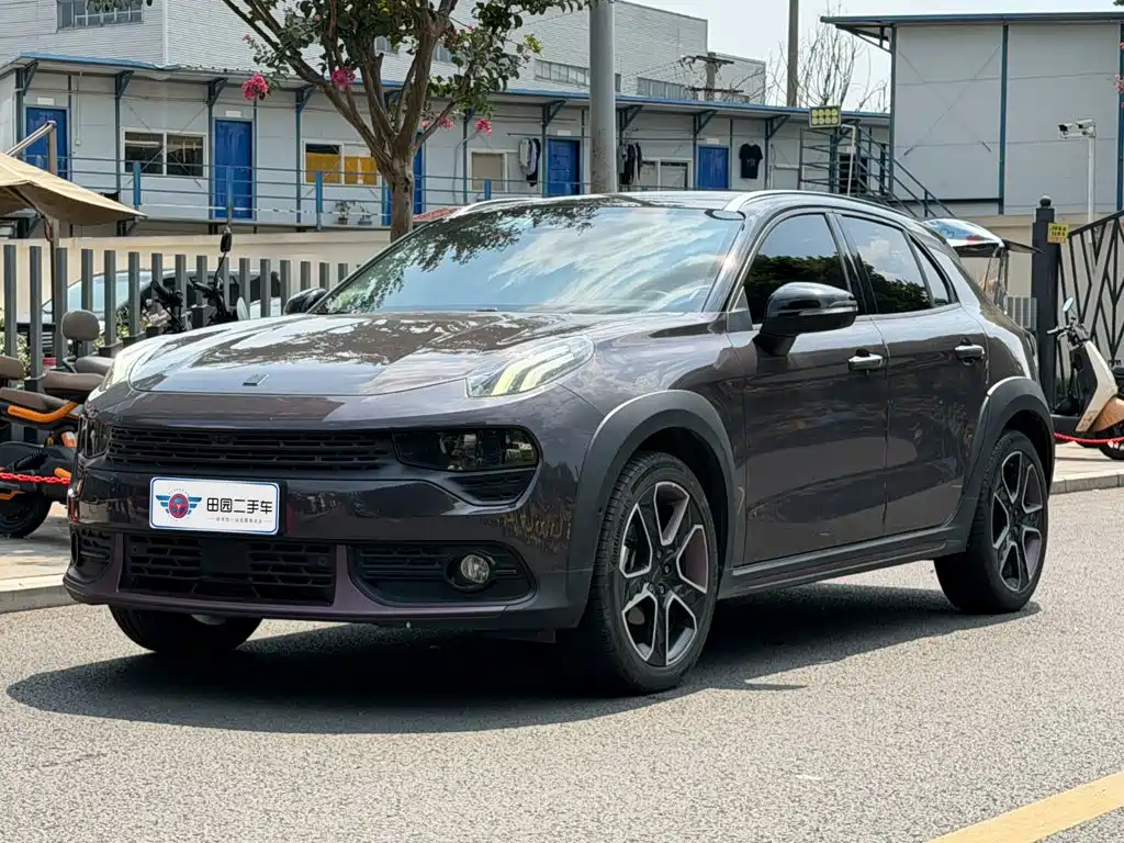 Lynk & Co 02