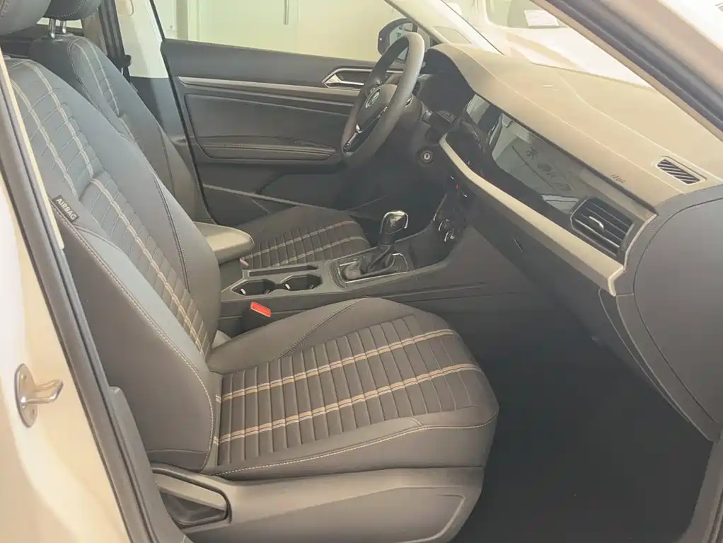 Volkswagen Lavida — миниатюра 9
