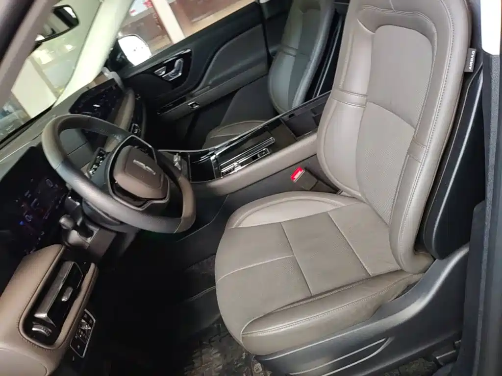 Lincoln Aviator — миниатюра 22