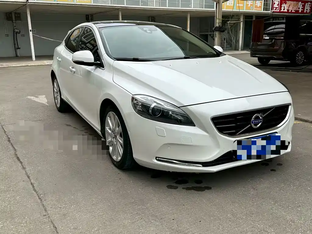 Volvo V40 — миниатюра 2