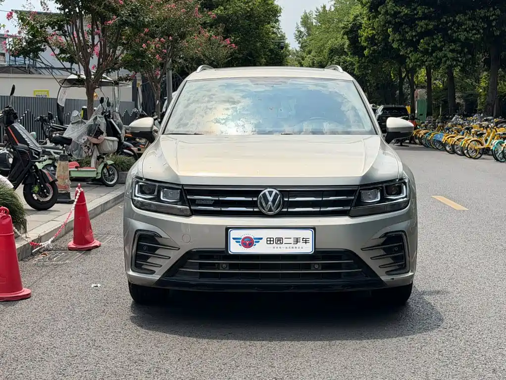 Volkswagen Tiguan L PHEV — миниатюра 2