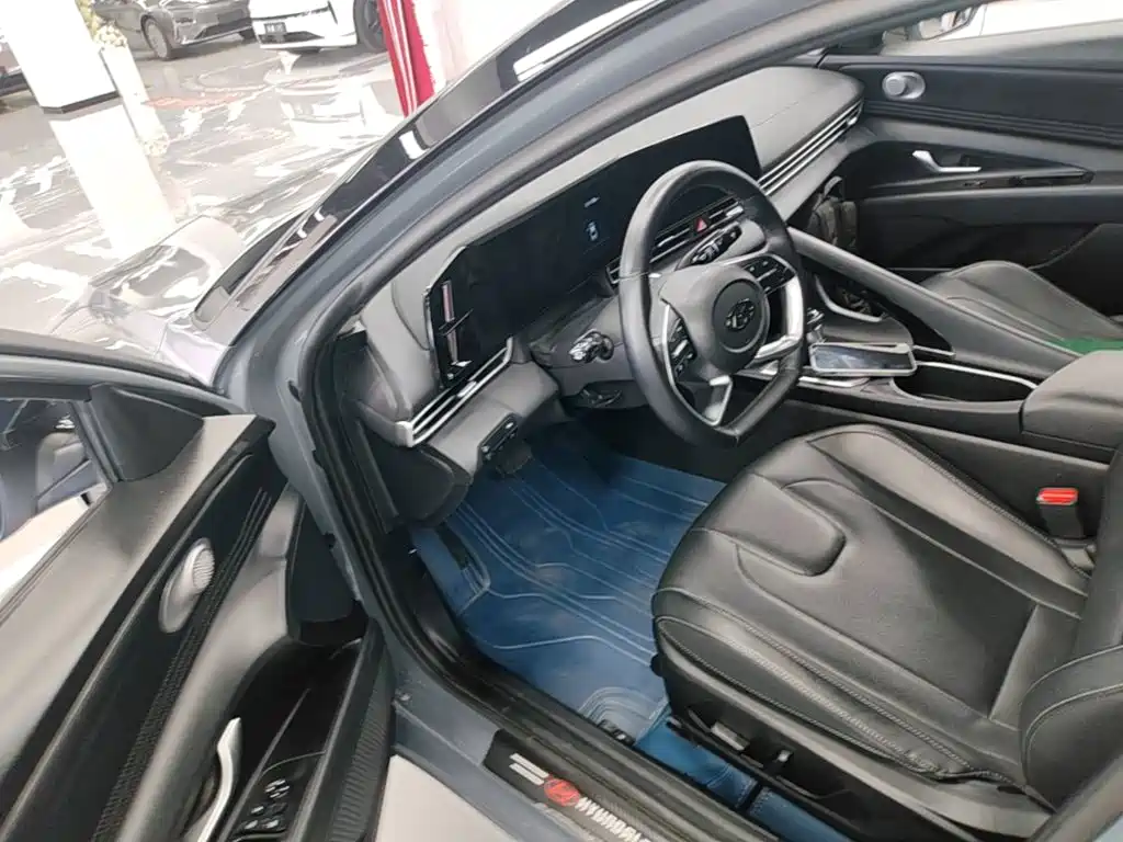 Hyundai Elantra — миниатюра 16